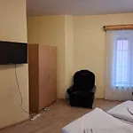 Guest house Simon-dach-haus 3*