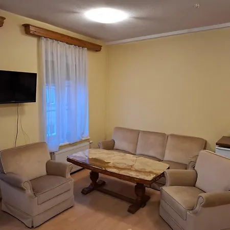 Simon-dach-haus Svečių namai